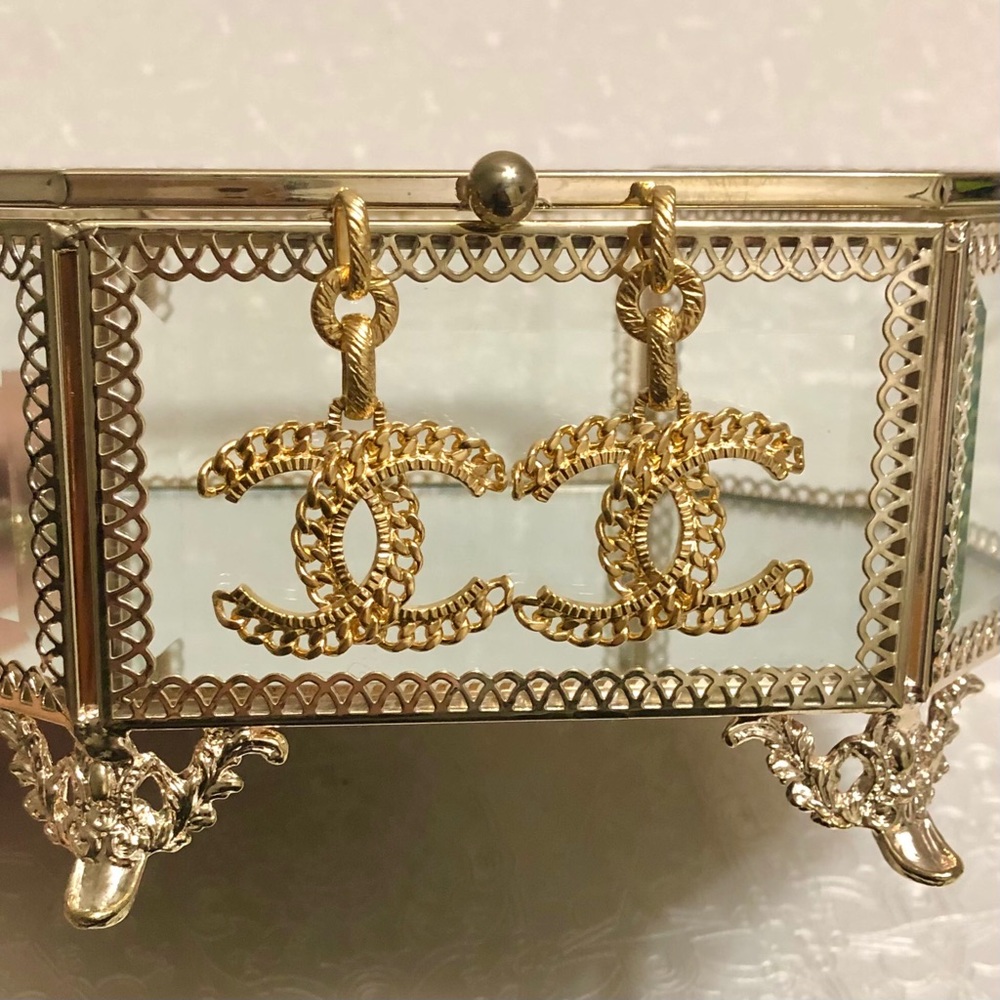 🚫SOLD🚫2020 XL Chanel Chain CC Logo Drop Earrings - Picture 1 of 9